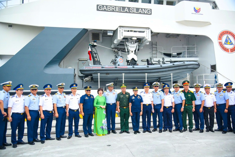 双方代表合影留念。（图：PLO）