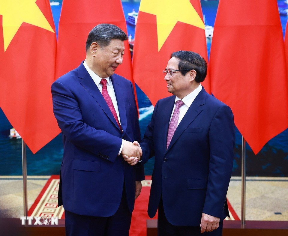 政府总理范明政会见中共中央总书记、中国国家主席习近平