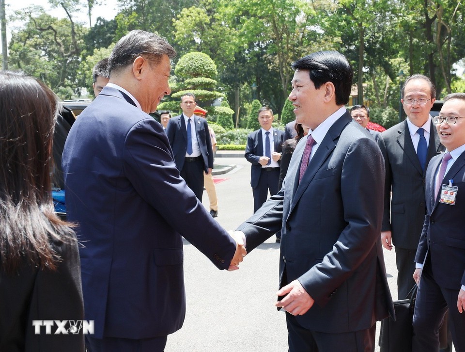 国家主席梁强欢迎中共中央总书记、中国国家主席习近平。（图：越通社）