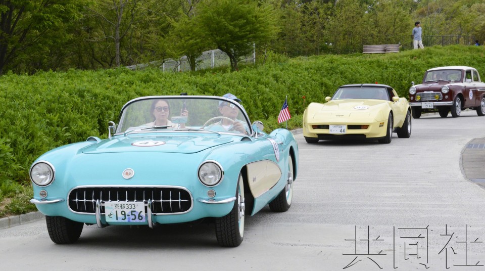 120 辆名车在爱知举行老爷车车队巡游