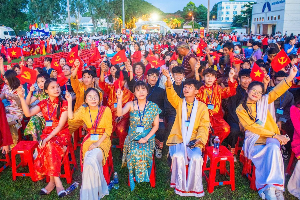 光正学生参加“春禄大捷·隆庆解放”纪念活动