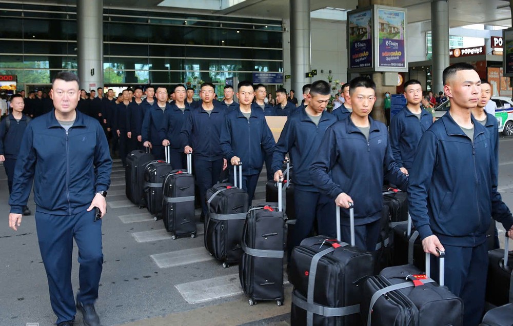 中国军队抵达胡志明市参加阅兵