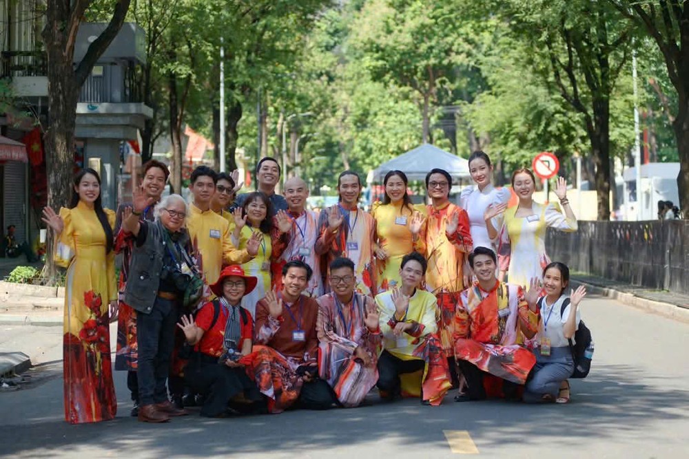 华人参加国家级阅兵式与群众游行活动