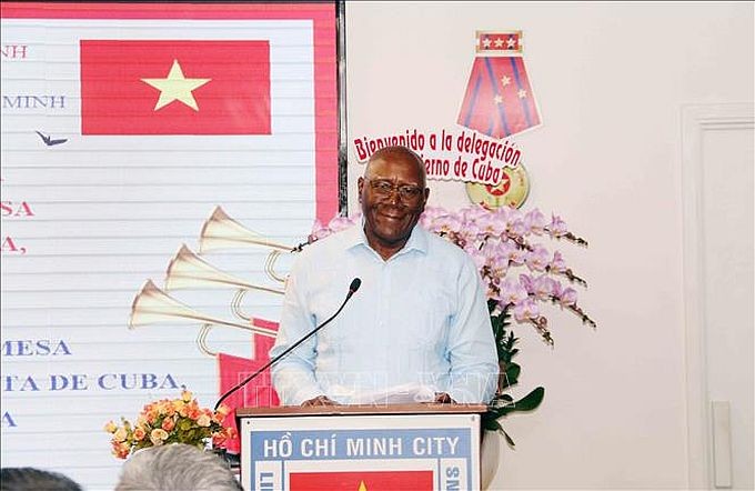 古巴国家副主席萨尔瓦多‧巴尔德斯‧梅萨山在会上致辞。