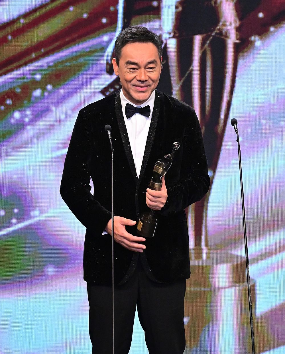 最佳男主角获得者刘青云在颁奖典礼上。