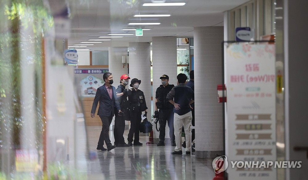 韩一高中特殊学生持械行凶致７伤