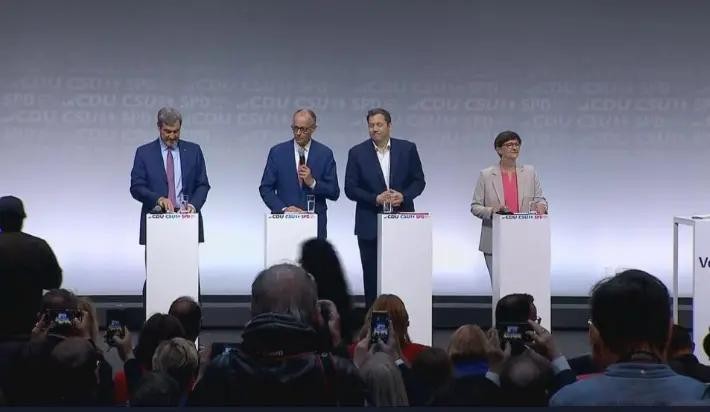 当地时间5月5日，德国联盟党（由基民盟及其姐妹党基社盟组成）与社民党举行新闻发布会，宣布正式签署联合执政协议，标志着德国新一届政府即将上台执政。（图：互联网）