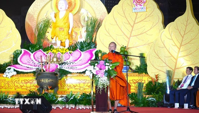 联合国卫塞节国际委员会主席帕·布拉马蓬迪发表讲话。（图：越通社）