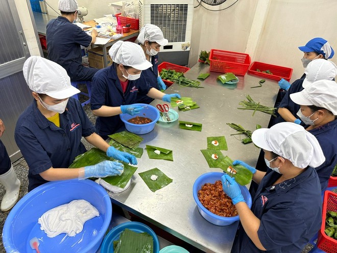 各家企业创造大量就业机会，改善当地百姓生活。（图：越通社）