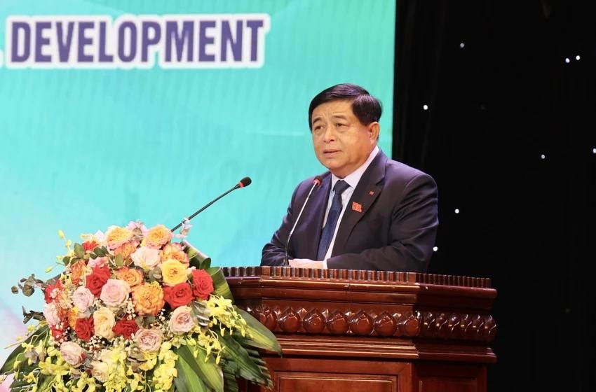 政府副总理阮志勇在会上致辞并发表讲话。（图：VGP）