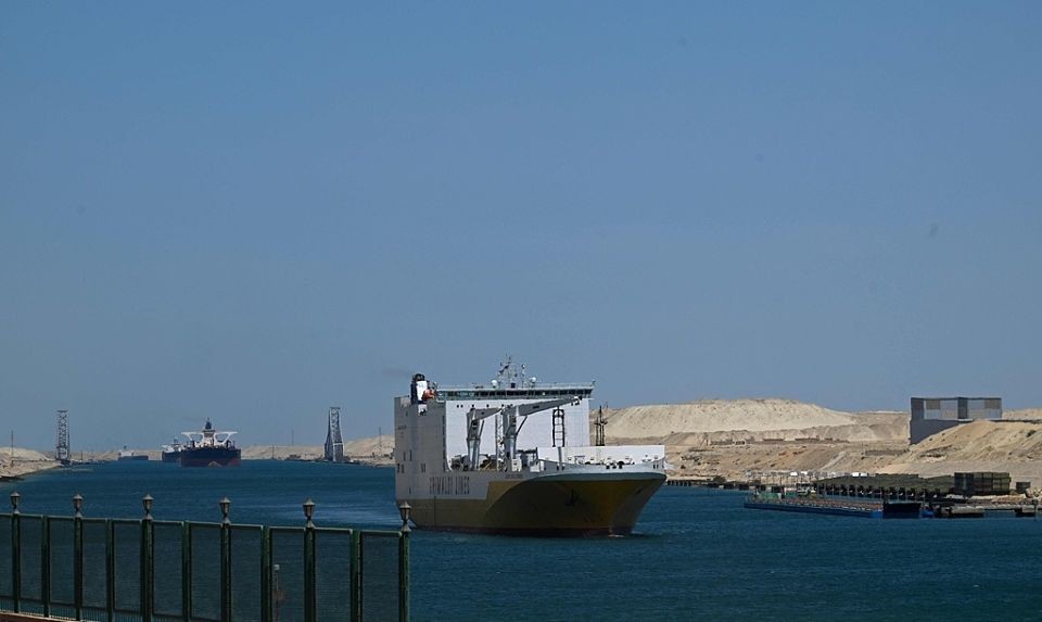 船只通过埃及苏伊士运河。（图：互联网）