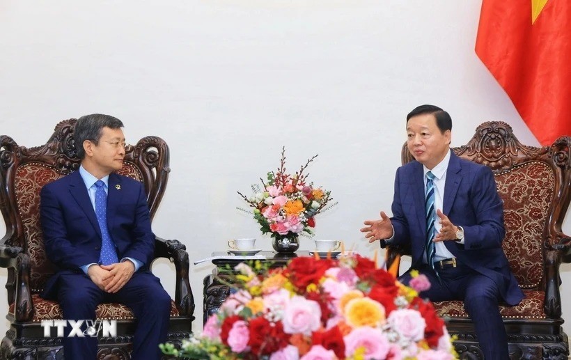 建设高铁要与技术转让相结合