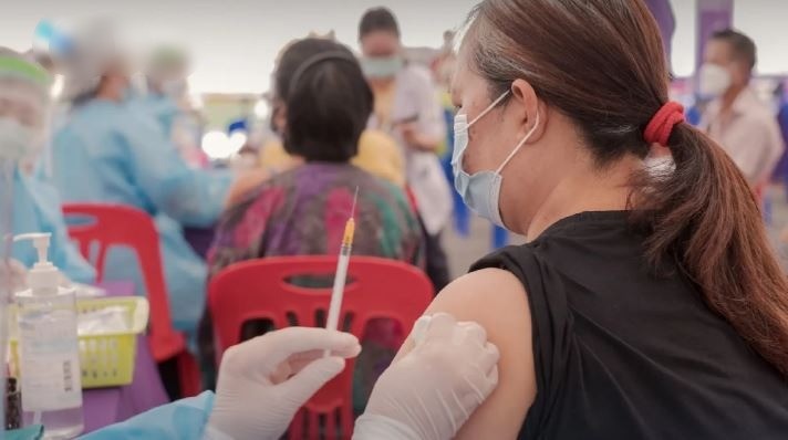 图为泰国民众接种疫苗。（图：互联网）