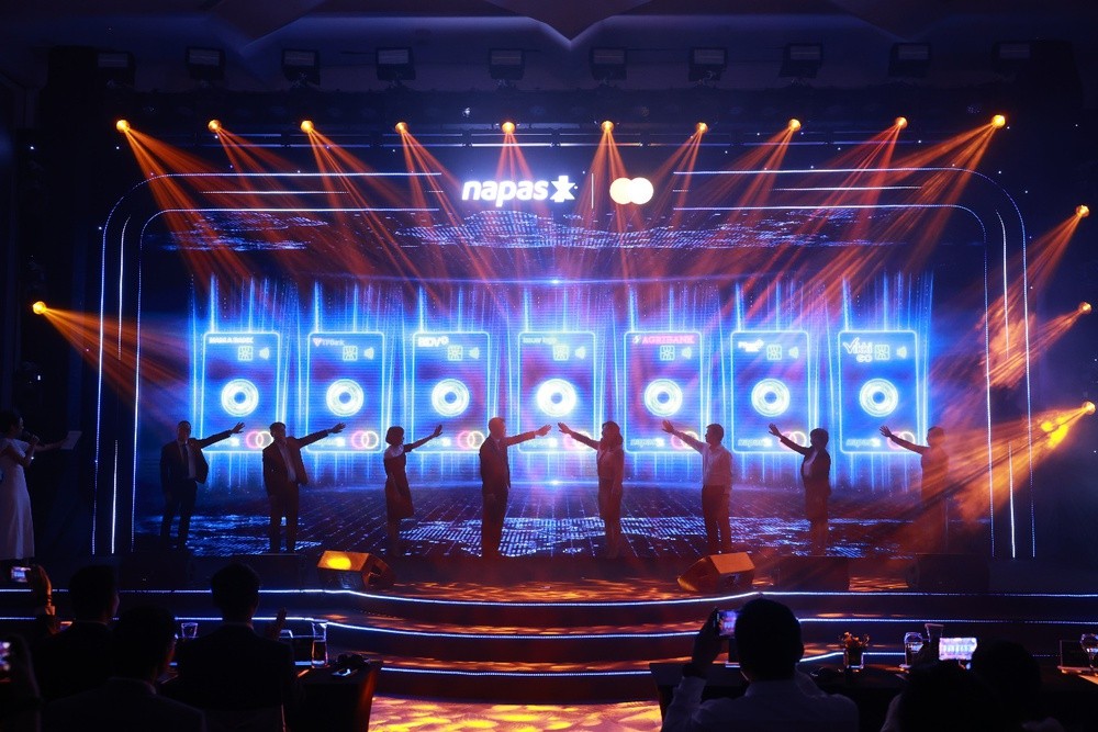 NAPAS-万事达联合品牌银行卡发行仪式。