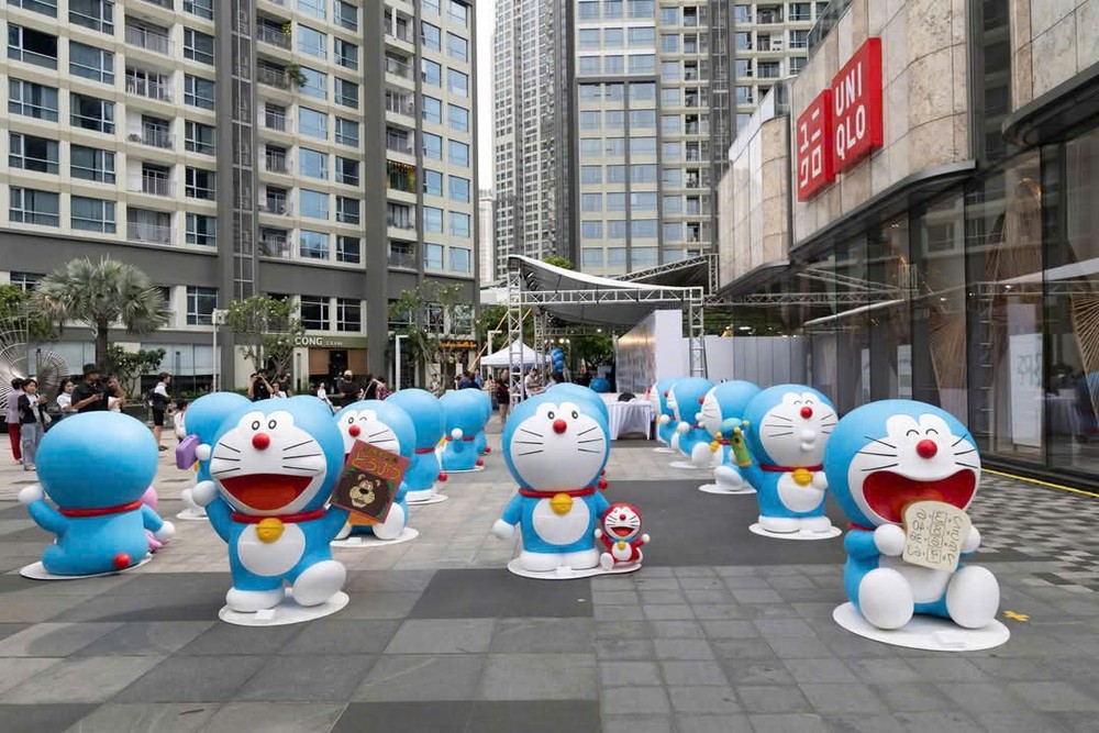 市民兴奋与哆啦A梦打卡