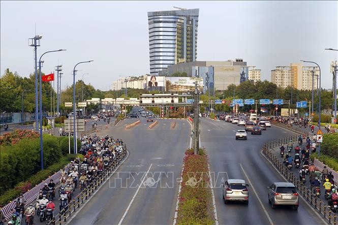 途经守德市守添新都市区的东西大道项目所属梅志寿街全线。（图：越通社）