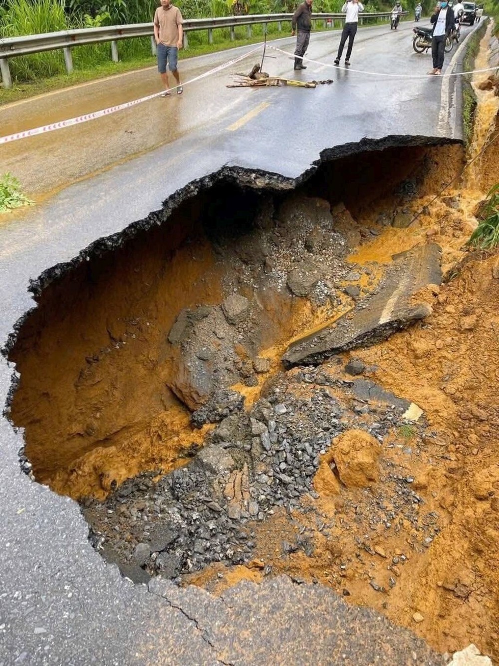 确保4D国道交通安全