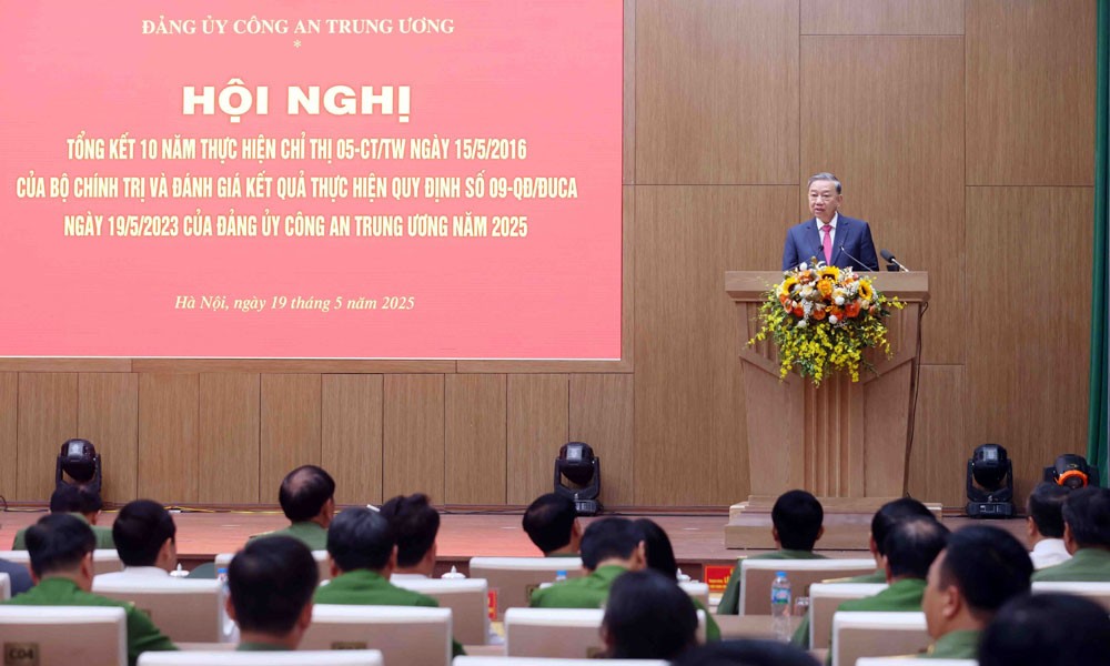 党中央总书记苏林会上致辞。（图：越通社）