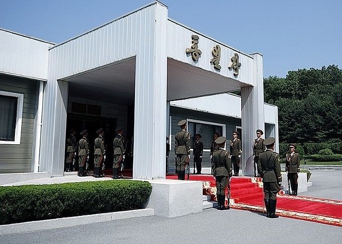 朝更名板门店“统一阁”为“板门馆”