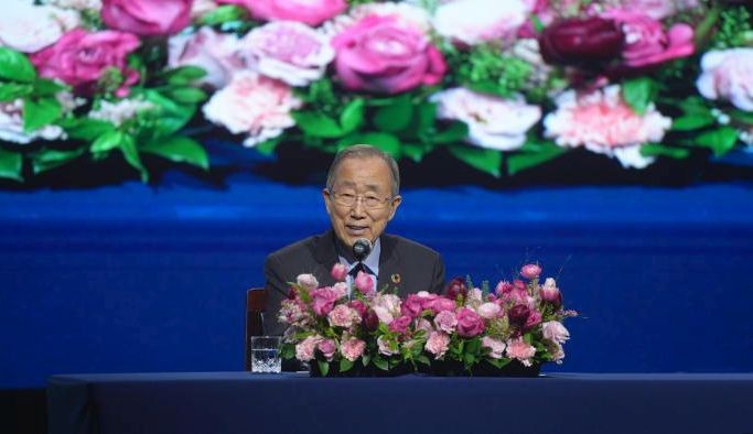 5月23日，联合国前秘书长潘基文在韩国信韩大学发表题为“年轻人与未来”的演讲。（图：中新网）