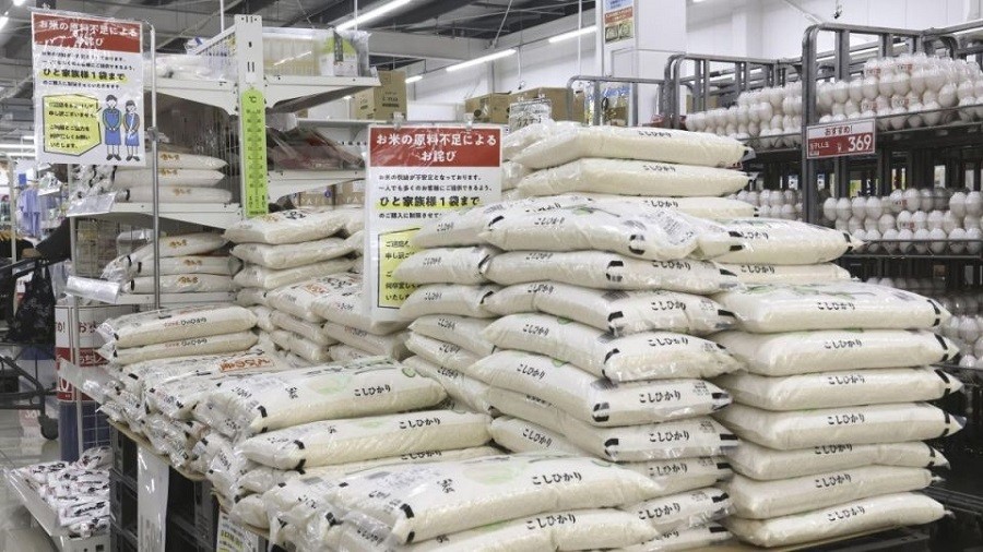 日本政府指，将直接向超市供货放弃竞标制，最快6月初上架。（图：互联网）