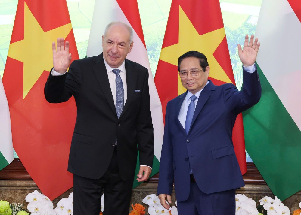 政府总理范明政会见匈牙利总统苏约克·塔马斯。 