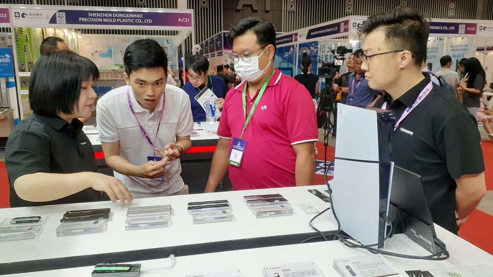 350家越中企业参加“消费类电子及家用电器展”