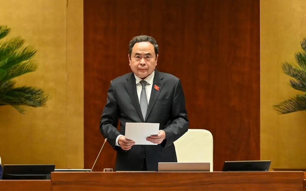 国会主席陈青敏主持会议。（图：VTV）