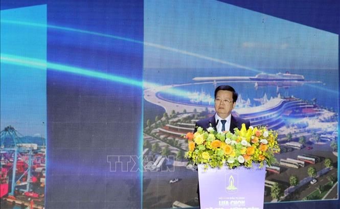 政府副总理梅文在会议上致辞。（图：越通社）