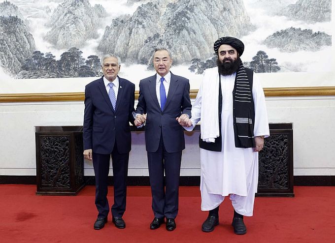 中阿巴三方外长会晤。（图：中国外交部）