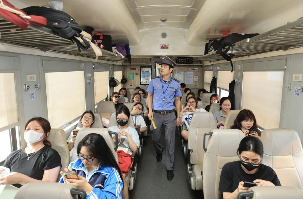 高中毕业和大学考生享有九折优惠火车票。（示意图：互联网）