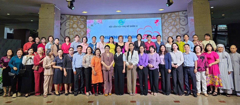 妇女干部积极投入社会服务