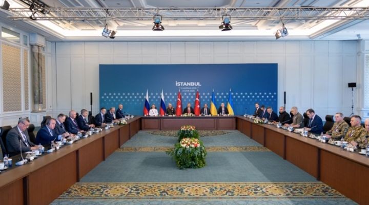 俄乌代表在土耳其会晤现场。（图：互联网）