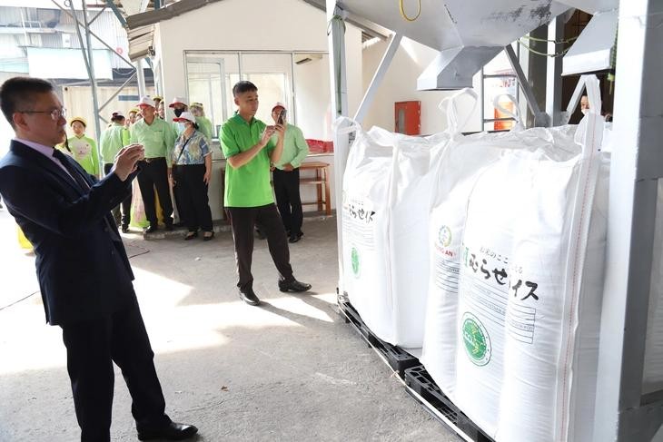 销往日本的首批“低碳排放绿色越南大米”。（图：志国）