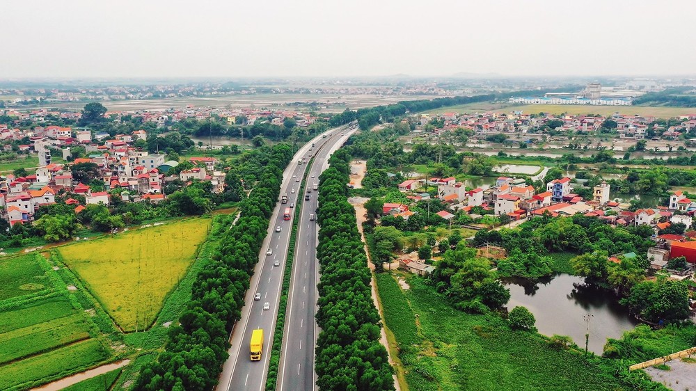 曳桥-宁平(高菩)高速公路全长50公里，于2012年全线通车，规模为4条车道及两条紧急停车道。