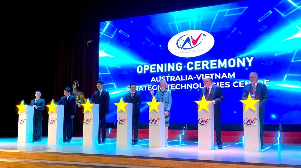 澳越战略技术中心正式启用
