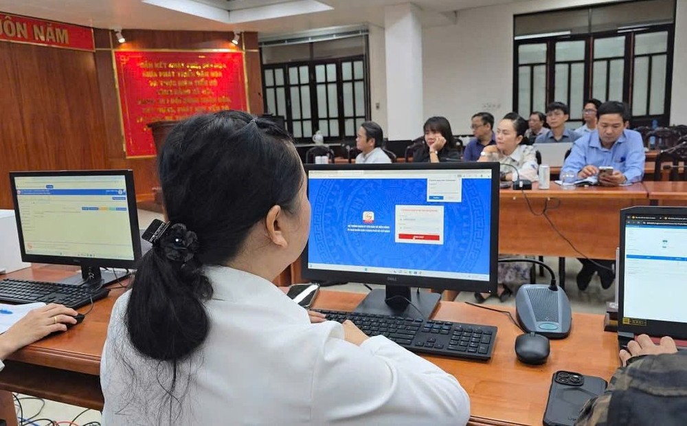 各相关部门干部和公务员参与模拟情景测试。（图：黄雪）