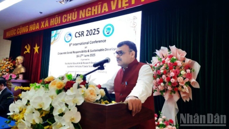 印度专家在研讨会上发言。（图：人民报）