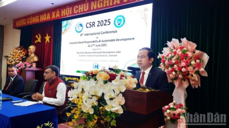 南部区域社会科学院院长武俊兴在研讨会上致开幕词。（图：人民报）