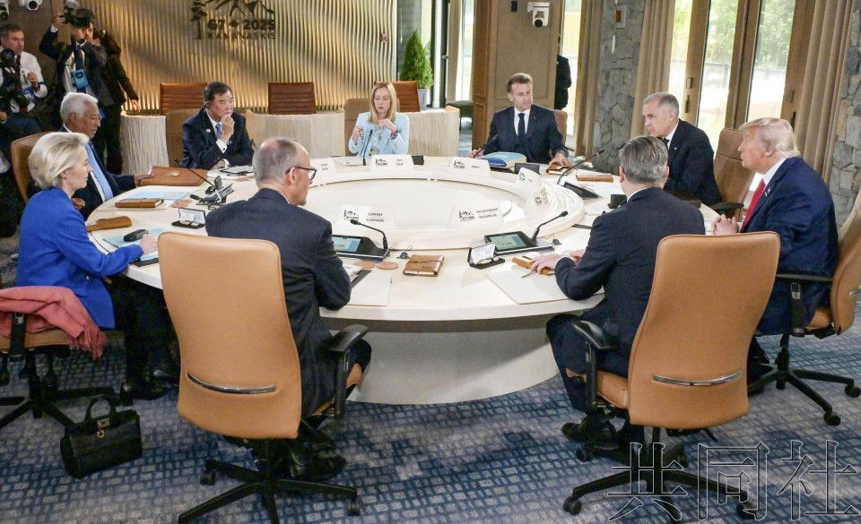 各国首脑在G7峰会上展开讨论。（图：共同社）