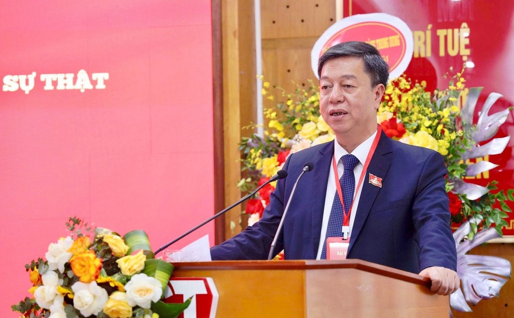 《事实-国家政治出版社》党委书记、社长兼总编辑武仲林在会上致辞。（图：M.Chi）