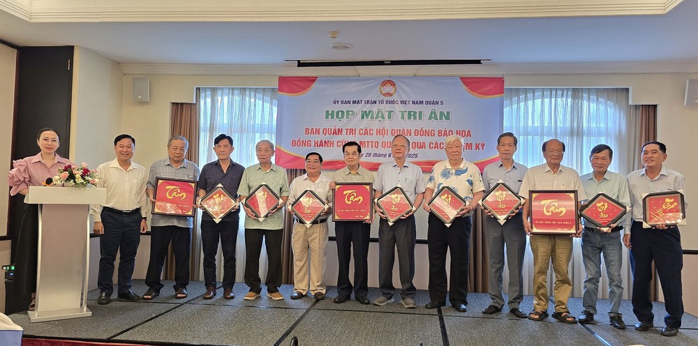 各华人会馆积极社会公益