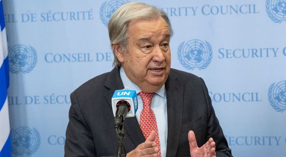 古特雷斯在纽约联合国总部向媒体发表讲话。（图：联合国）