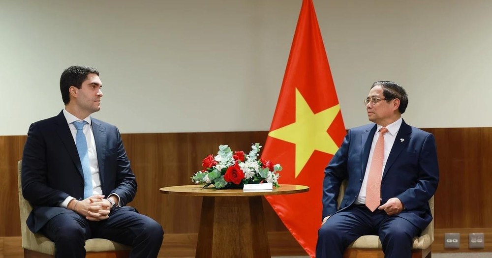 范明政总理会见巴西淡水河谷公司业务发展总经理丹尼尔·瓜达尔多。（图：越通社）