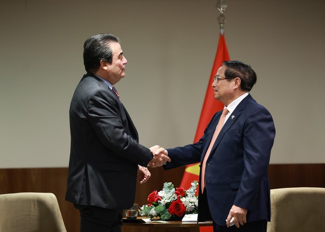 范明政总理会见Alterosa MK公司领导。（图：越通社）