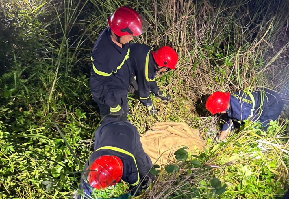 罹难者遗体在山脚附近区域发现。