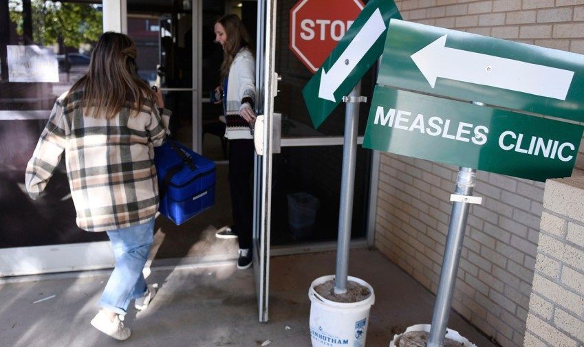 美国得州安德鲁斯县一家麻疹诊所。（图：AP）