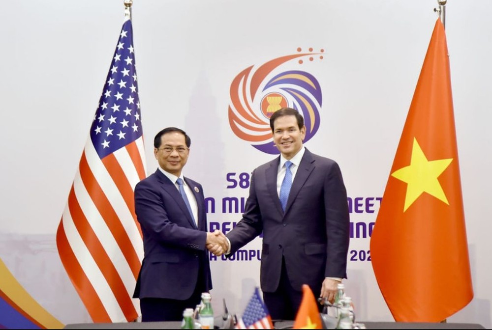 越南政府副总理兼外长裴青山会见美国国务卿鲁比奥。（图：越通社）