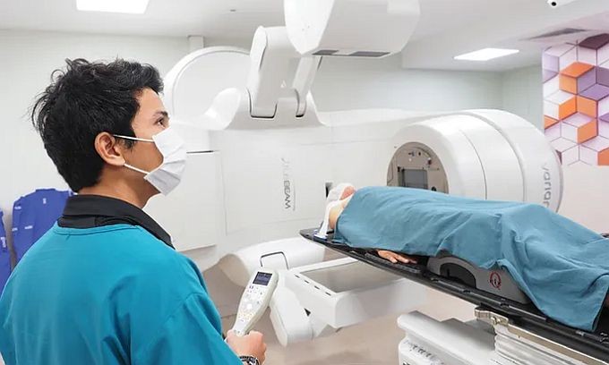 图为一名患者在本市第二肿瘤医院接受放射治疗。（示意图：阮国）