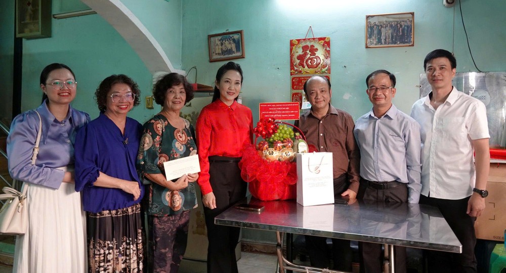 市文体厅探访市各民族文学艺术协会华人艺人